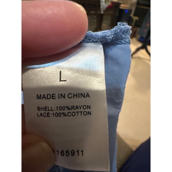 ⭐️ Women’s Grace + Karma Blue Prairie Lace Top Size Large Romantic - Picture 7 of 7